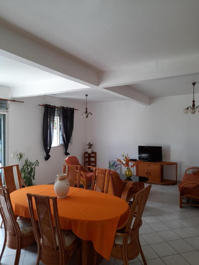 Chez Lucile Et Gilbert Apartman Bouillante Kültér fotó