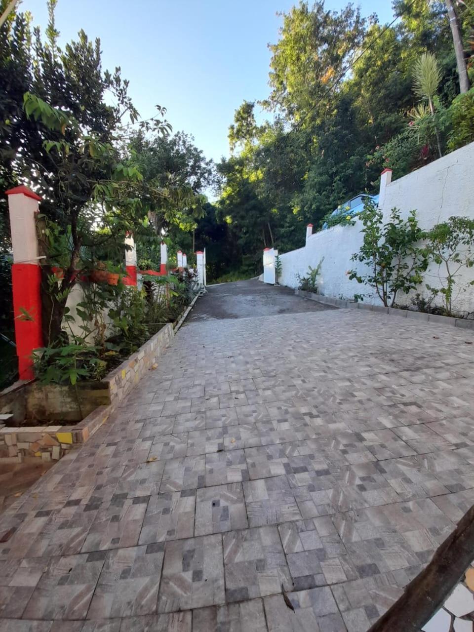 Chez Lucile Et Gilbert Apartman Bouillante Kültér fotó