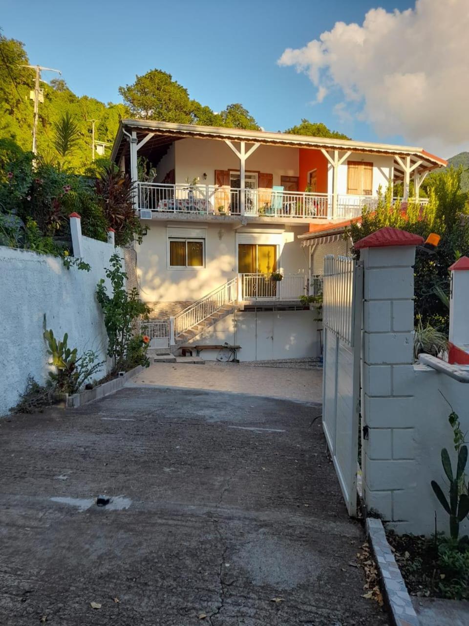 Chez Lucile Et Gilbert Apartman Bouillante Kültér fotó