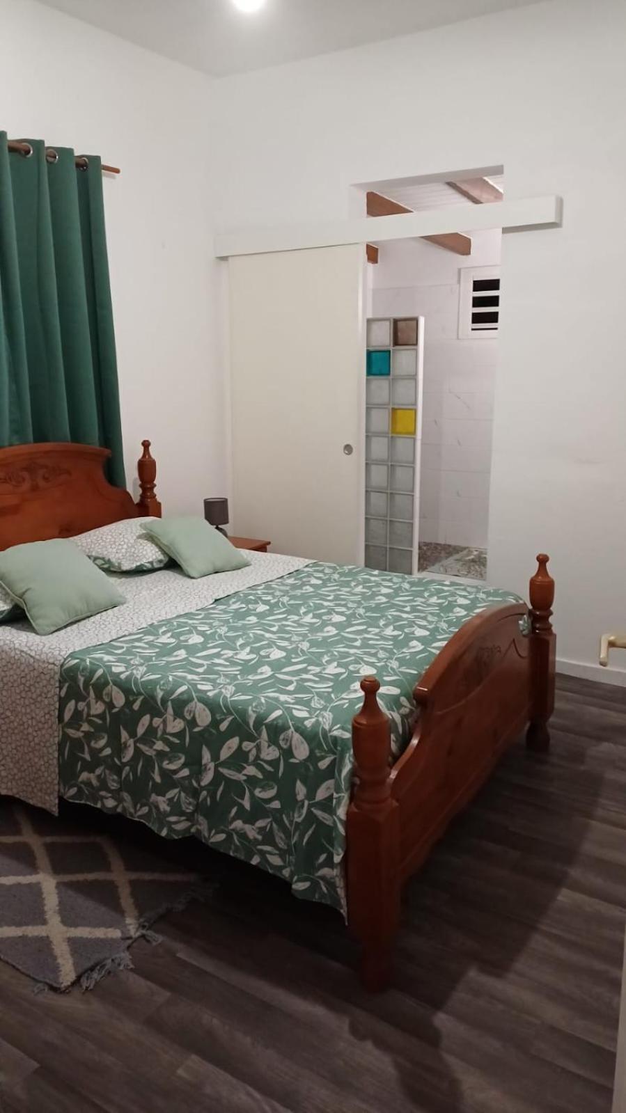 Chez Lucile Et Gilbert Apartman Bouillante Kültér fotó