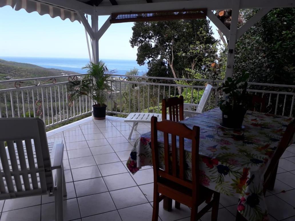 Chez Lucile Et Gilbert Apartman Bouillante Kültér fotó
