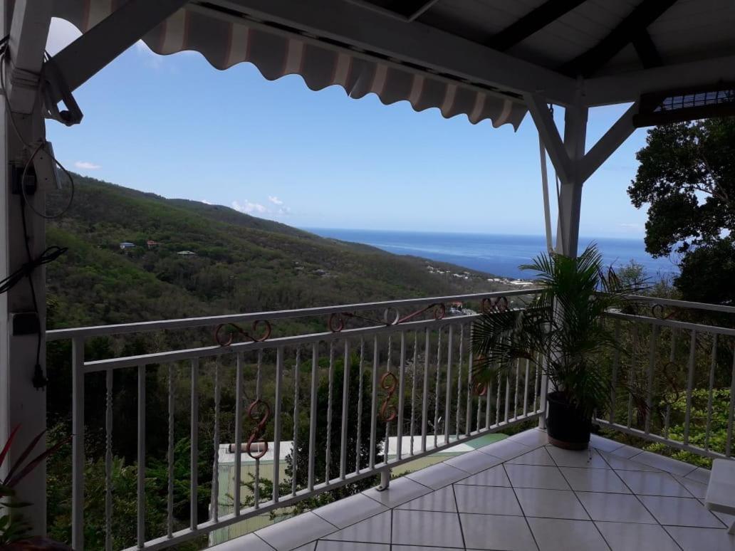 Chez Lucile Et Gilbert Apartman Bouillante Kültér fotó